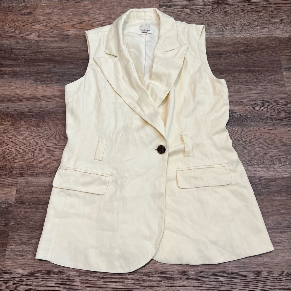 NWT A New Day Cream Sleeveless Blazer Vest Size Small